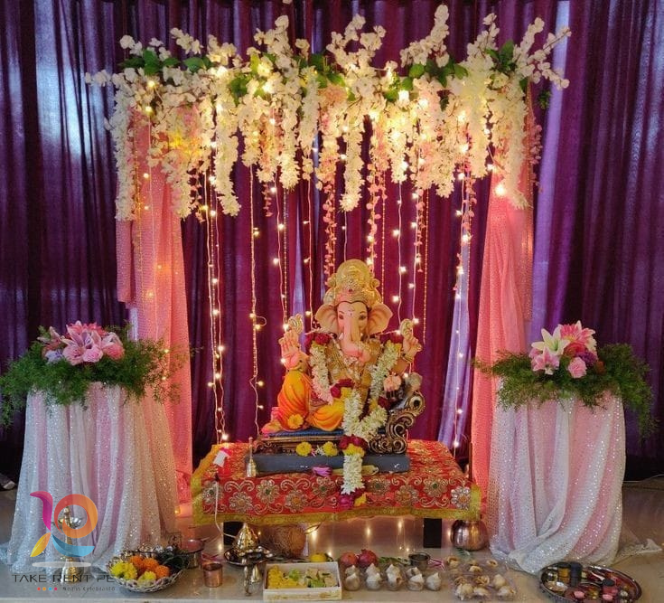 Elegant Traditional Ganpati Decoration